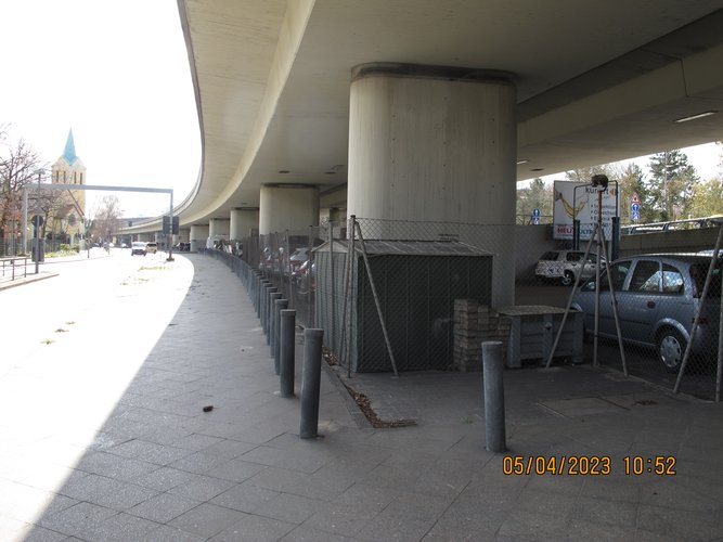 Brücken über den Breitenbachplatz, Blick in Richtung „Pinsel“ Schloßstraße
