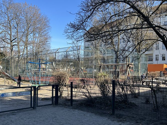 Foto vom Eingangsbereich des Spielplatz Wildenbruchplatz
