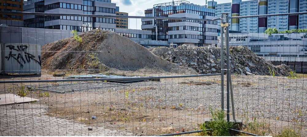 unbebautes Gelände Märkisches Zentrum mit Bauzaun