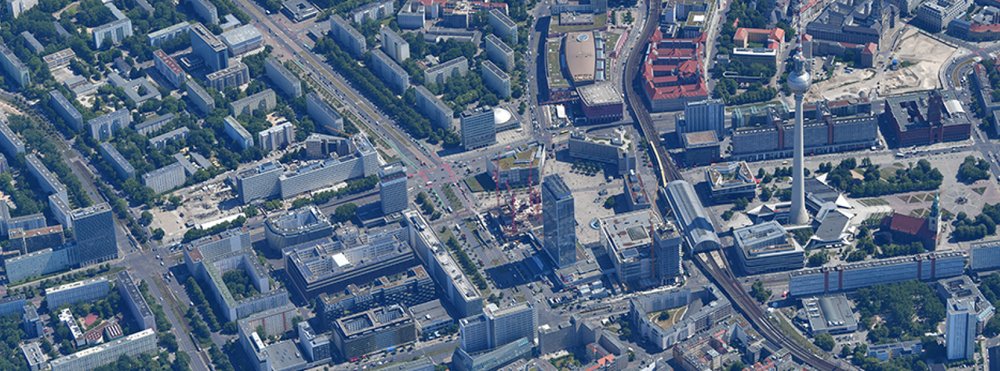 Drafufsicht auf den Alexanderplatz und Umgebung