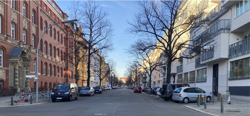 Blick Richtung Norden in die Babelsberger Straße, Häuser an beiden Seiten