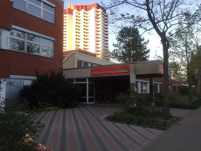 Foto der Schule von Außen