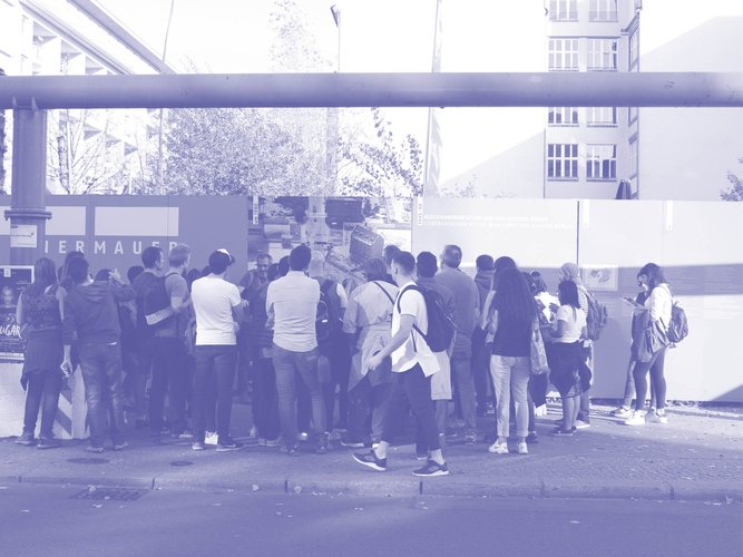 Mehr Informationen über 2. Erinnerung – Tourismus – Alltag: Was ist der Checkpoint Charlie für ein Ort?