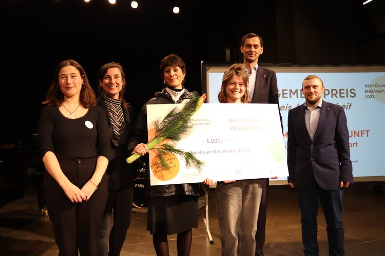 Mehr Informationen über Online-Beteiligung zum Neuköllner Engagementpreis 2024