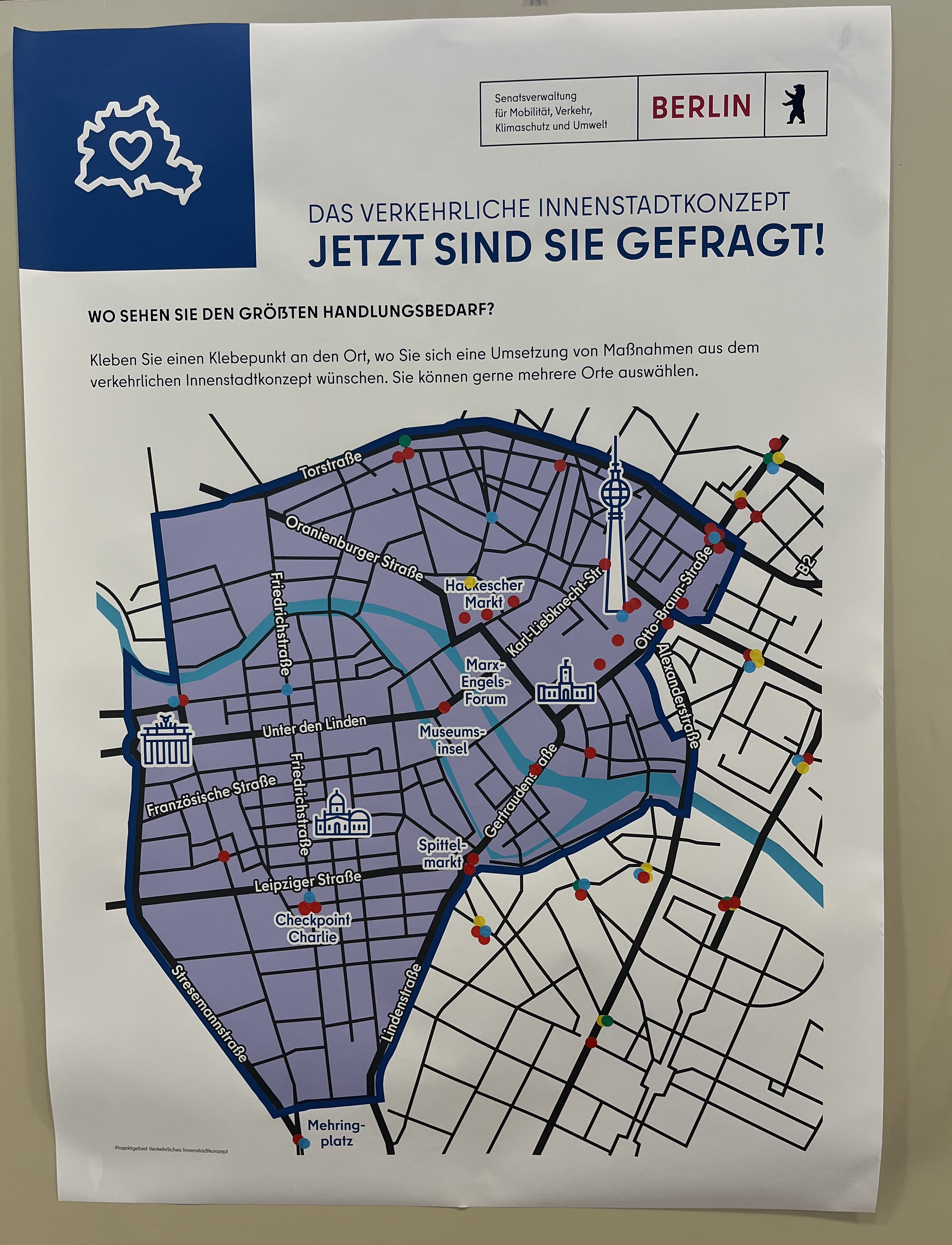 Beteiligungsplakat im Bezirksamt Mitte